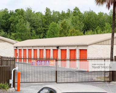 Storage Units for Rent available at 4508 Vineland Road, Orlando, FL 32811
