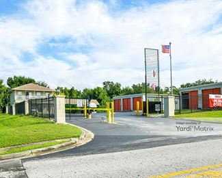 Photo 2 of iStorage - 300 East Division Street, Minneola, FL