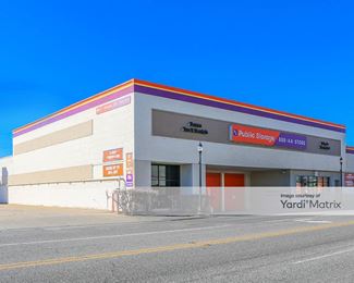 Photo 3 of Public Storage - 8220 Skokie Blvd, Skokie, IL