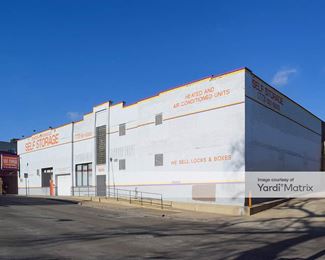 Photo 2 of Foster-Ravenswood Self Storage - 1800 West Foster Avenue, Chicago, IL