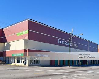 Photo 2 of Extra Space Storage - 5366 North Northwest Hwy, Chicago, IL