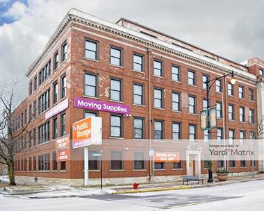 Storage Units for Rent available at 2101 West Howard Street, Chicago, IL 60645