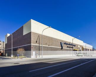 Photo 2 of Safeguard Self Storage - 2757 North Clybourn Avenue, Chicago, IL