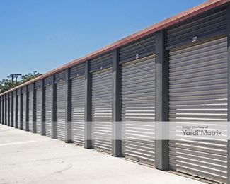 Photo 2 of Best Little Warehouse in Texas - 585 West Dickey Road, Grand Prairie, TX