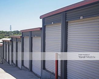 Photo 3 of Best Little Warehouse in Texas - 585 West Dickey Road, Grand Prairie, TX