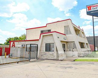 Photo 1 of SecurCare Self Storage - 304 West Airport Fwy, Irving, TX