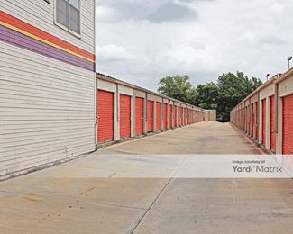 Photo 4 of Public Storage - 2840 South Westmoreland Road, Dallas, TX