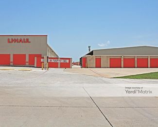 Photo 4 of Metroplex Self Storage - 108 South BeltLine Road, Irving, TX