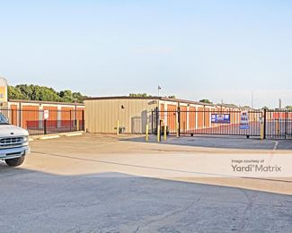 Photo 2 of Macho Self Storage - 1750 West Northwest Hwy, Dallas, TX