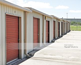 Photo 3 of Easy Self Storage - 307 Industrial Drive, Waxahachie, TX