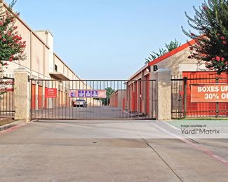 Photo 2 of Public Storage - 7568 Greenville Avenue, Dallas, TX