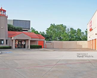 Photo 3 of Public Storage - 7568 Greenville Avenue, Dallas, TX