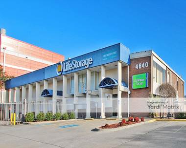 Storage Units for Rent available at 4640 Harry Hines Blvd, Dallas, TX 75235