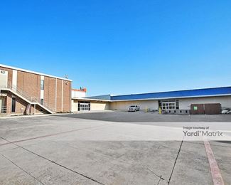 Photo 2 of Extra Space Storage - 4640 Harry Hines Blvd, Dallas, TX