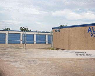 Photo 3 of Alden Self Storage - 1710 14th Street, Plano, TX