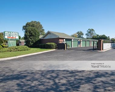 Storage Units for Rent available at 4850 Haygood Road, Virginia Beach, VA 23455