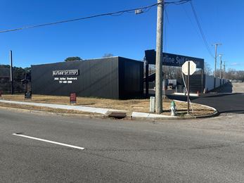 Photo 2 of Airline Self Storage - 2604 Airline Blvd, Portsmouth, VA