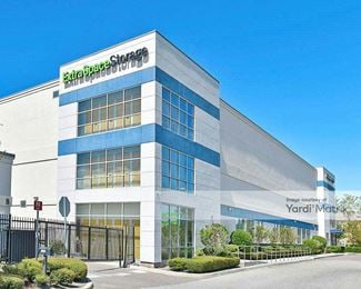Photo 1 of Extra Space Storage - 13450 Landstar Blvd, Orlando, FL