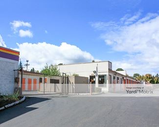 Photo 5 of Public Storage - 13325 SE Mcloughlin Blvd, Milwaukie, OR