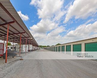 Photo 5 of Storology Storage - 1600 Highway 1187 West, Crowley, TX