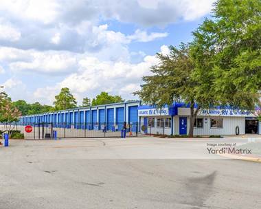Storage Units for Rent available at 5535 Shad Road, Jacksonville, FL 32257