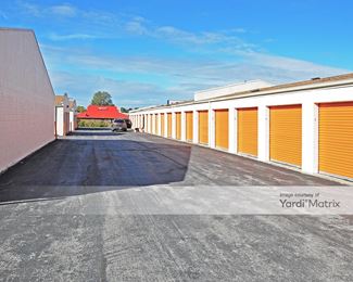Photo 4 of Public Storage - 7345 Oswego Road, Liverpool, NY