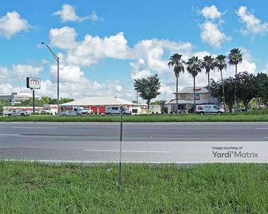 Storage Units for Rent available at 3232 Colonial Blvd, Fort Myers, FL 33966