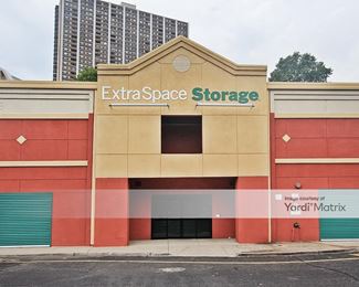 Photo 2 of Extra Space Storage - 410 River Road, Edgewater, NJ