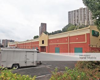 Photo 5 of Extra Space Storage - 410 River Road, Edgewater, NJ