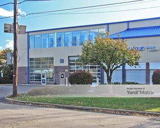 Photo 3 of Lock Up Self Storage, The - 125 Bergenline Avenue, Westwood, NJ