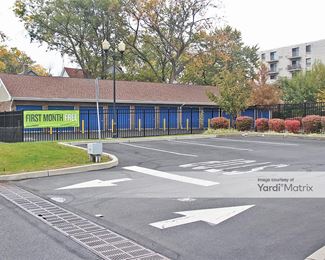 Photo 4 of Extra Space Storage - 260 Railroad Avenue, Hackensack, NJ