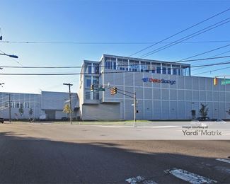 Photo 4 of Delta Self Storage - 550 Grand Street, Jersey City, NJ