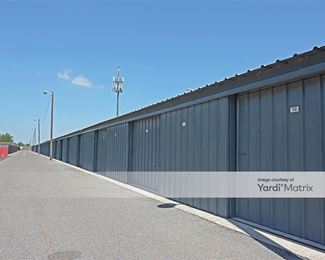 Photo 3 of Best Little Warehouse in Texas - 2207 North Conway Avenue, Mission, TX