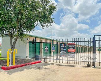 Photo 2 of Move It Self Storage - 3605 North Expressway 77, Brownsville, TX