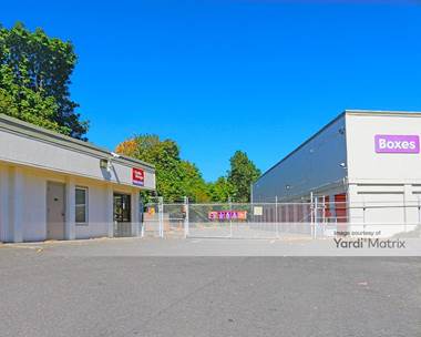 Storage Units for Rent available at 1921 North Gantenbein Avenue, Portland, OR 97227