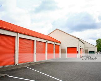 Photo 4 of Public Storage - 3701 SE International Way, Milwaukie, OR