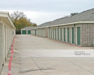 Photo 3 of Steve-s Self Storage - 1404 West Pioneer Drive, Irving, TX