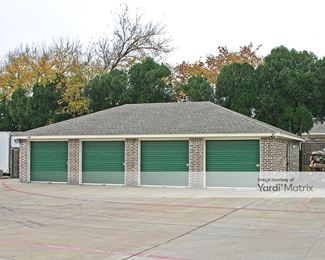 Photo 4 of Steve-s Self Storage - 1404 West Pioneer Drive, Irving, TX