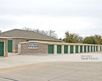 Photo 5 of Steve-s Self Storage - 1404 West Pioneer Drive, Irving, TX