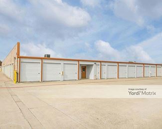 Photo 2 of CubeSmart Self Storage - 3645 North Houston School Road, Lancaster, TX