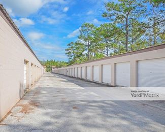 Photo 4 of Storage King USA - 3617 Commercial Way, Spring Hill, FL