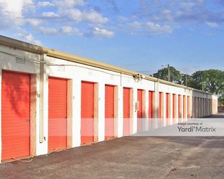Photo 4 of Public Storage - 13611 North 15th Street, Tampa, FL