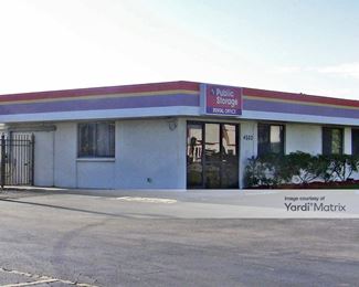 Photo 4 of Public Storage - 4500 34th Street North, Saint Petersburg, FL