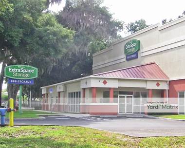 Storage Units for Rent available at 2402 Bloomingdale Avenue, Valrico, FL 33596