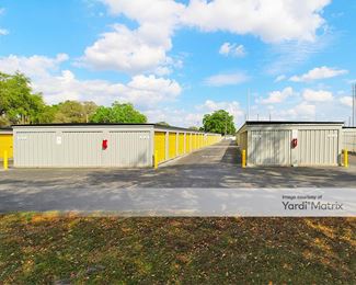 Photo 4 of Storage King USA - 38461 County Road 54, Zephyrhills, FL