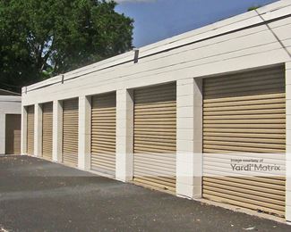 Photo 3 of People-s Choice Storage - 2108 Jelane Drive, Valrico, FL