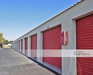 Photo 4 of Discount Mini Storage - 3709 Ventura Drive East, Lakeland, FL