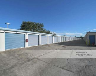 Photo 3 of Florida Discount Self Storage - 17420 State Road 50, Clermont, FL