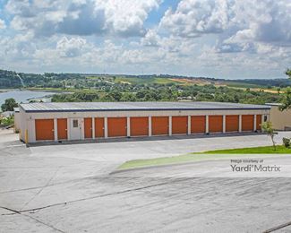 Photo 4 of Storage King USA - 995 North Highway 27, Minneola, FL
