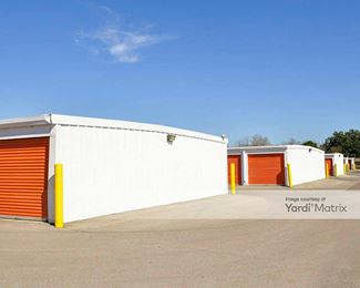 Photo 3 of Extra Space Storage - 9018 Poteet Jourdanton Fwy, San Antonio, TX